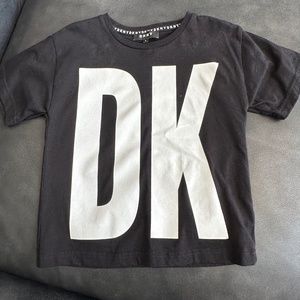 AUTHENTIC DKNY T-SHIRT